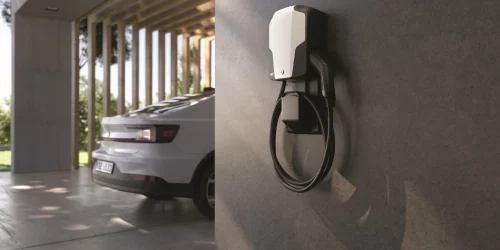 Punto de recarga para coche eléctrico instalado en una vivienda