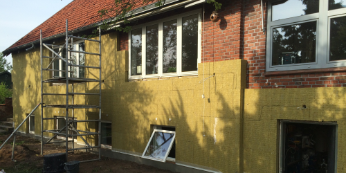 Instalación de aislamiento exterior en una vivienda